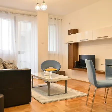 Heart Of The City Apartment Nis